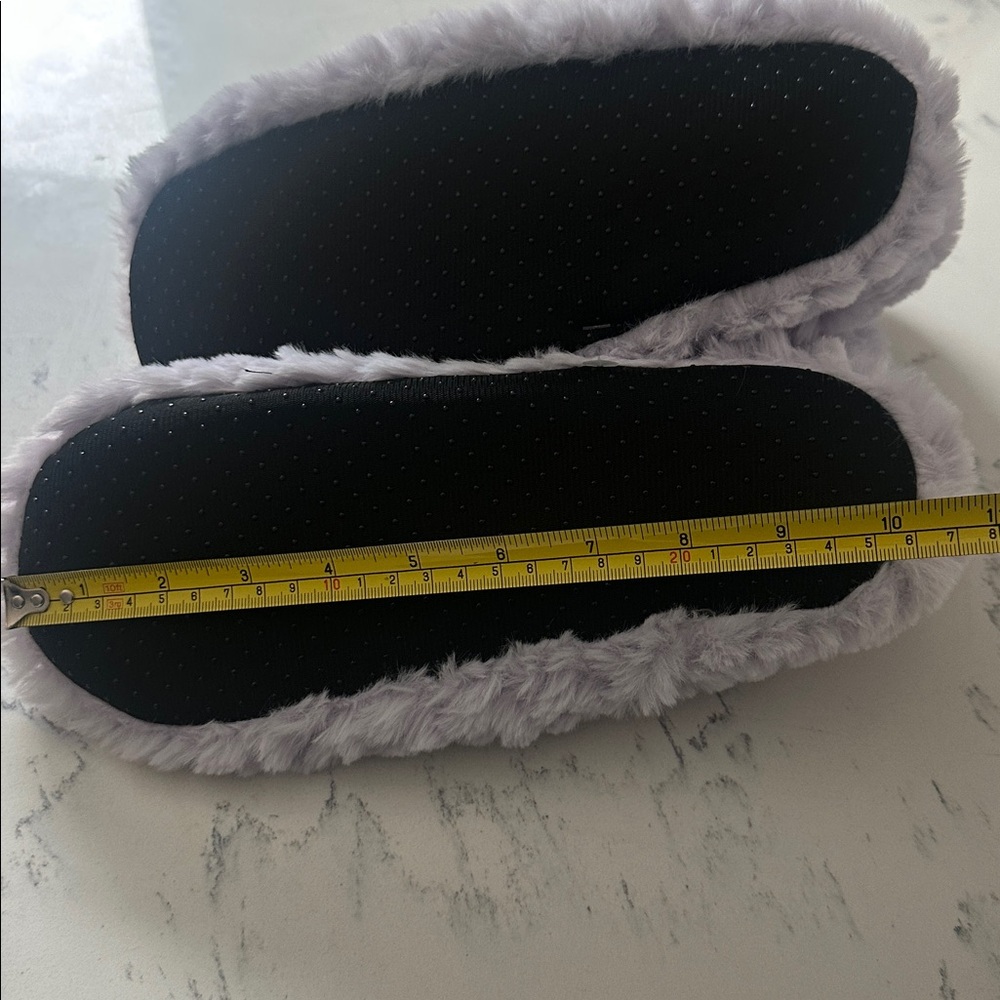 NWT Warm and Cozy Lavender Non-Slip Sherpa High Top Slippers OS - Picture 5 of 5